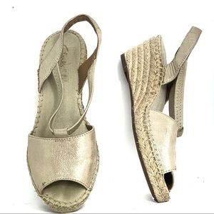 Clarks Womens Beige Sandals Size 7 Artisan Leather Wedge Open Toe